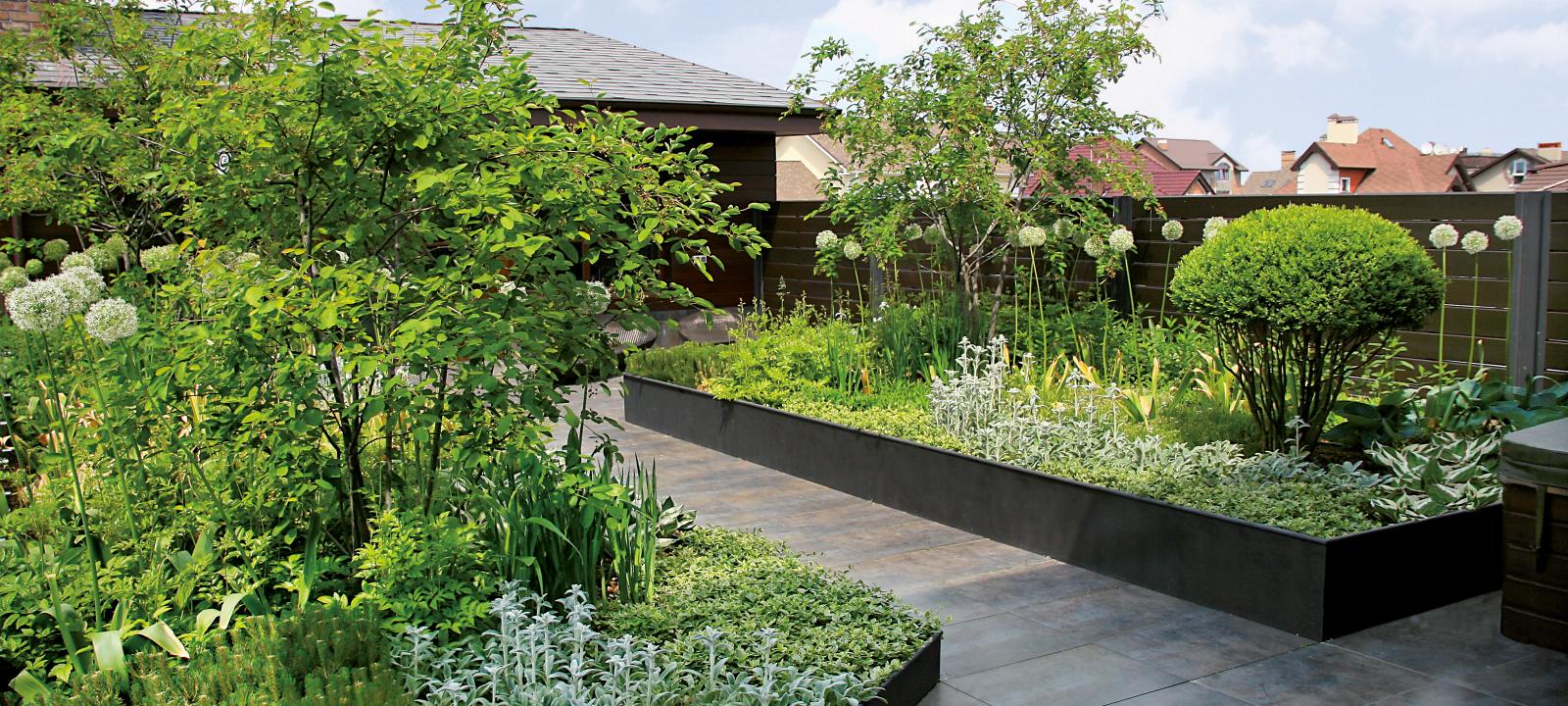 Roof garden with natural stone paving