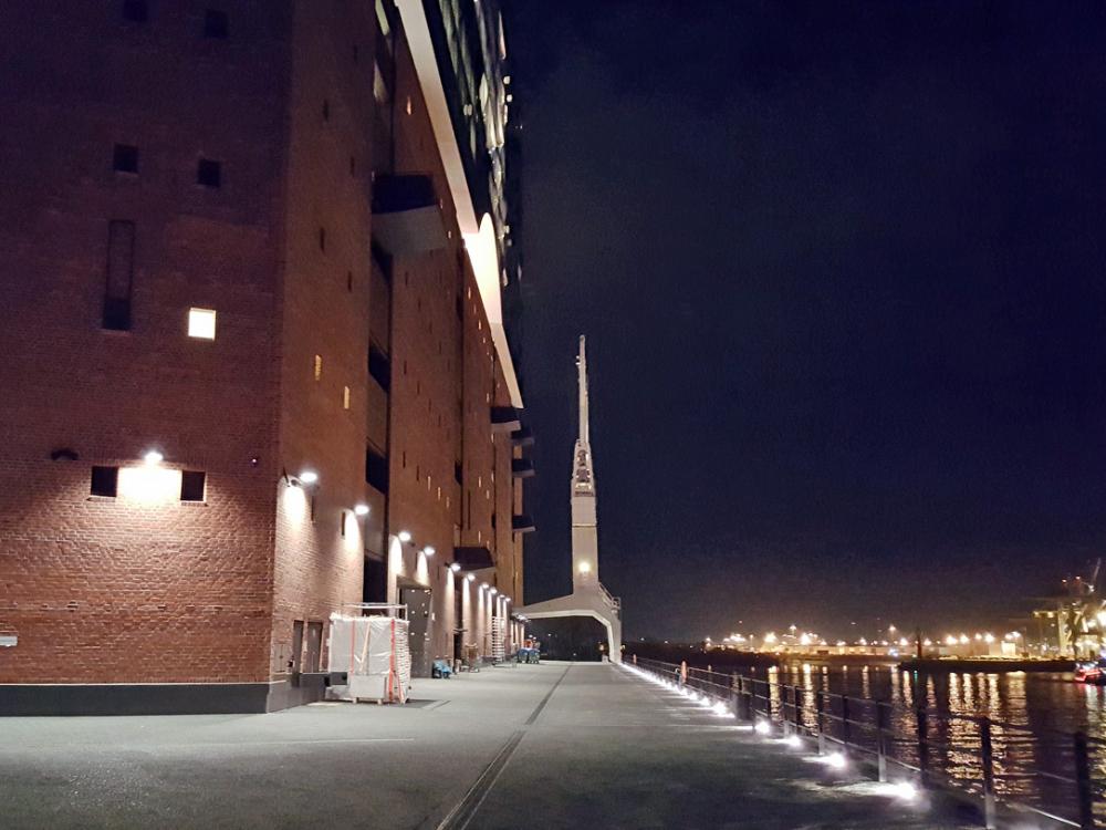 Elbphilharmonie and quay at night