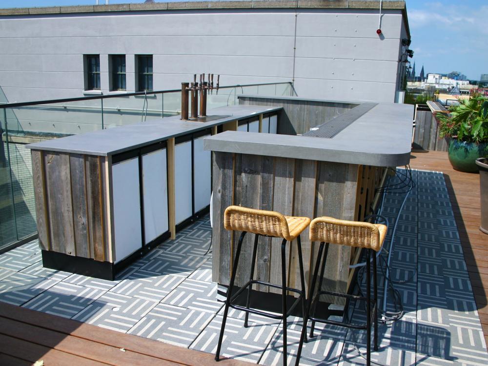 Roof terrace with a bar