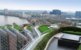 The cascading roof terraces of New Providence Wharf provide a spectacular view across London and the Thames. Cascading roof terraces with lawn and swimming pools